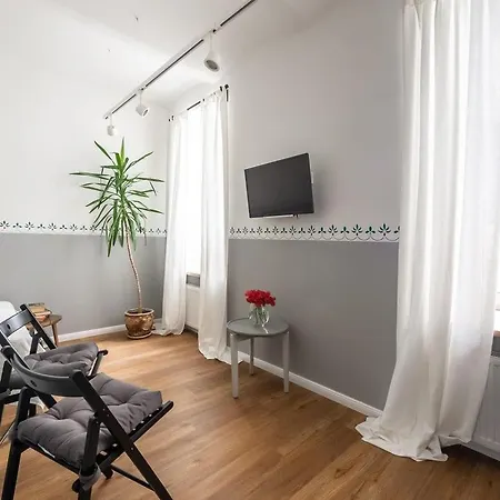 Library House Studio, Walk To Old Town 公寓 *